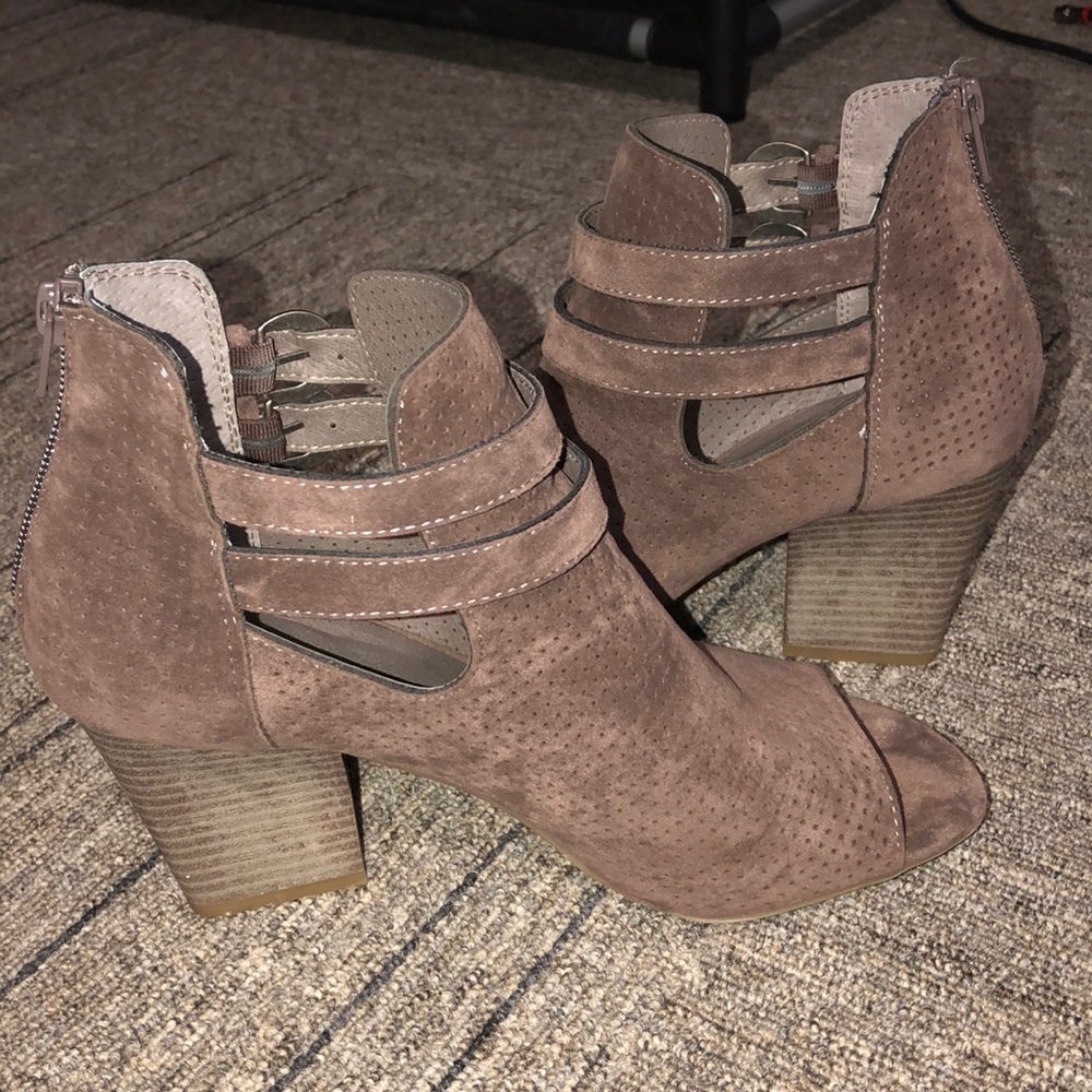 Wedges booties